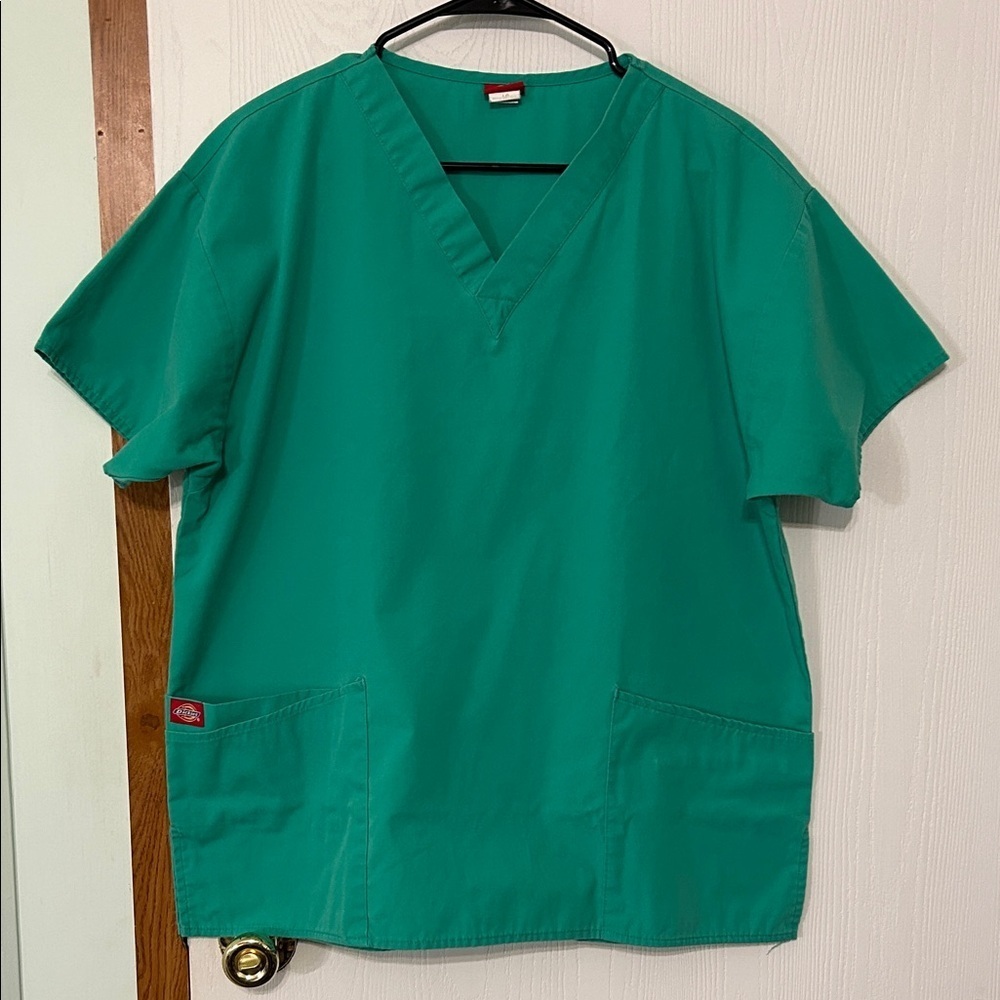 Dickies Green V-Neck Scrub Top Size Large - Picture 1 of 3